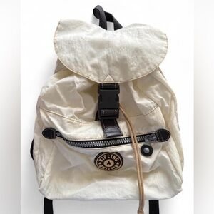 KIPLING “keeper” VINTAGE 90’s water repellent large nylon backpack. Dual closure